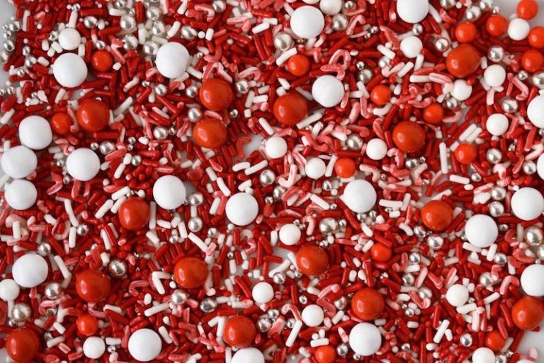 Where To Shop Holiday Cookie Cutters & Sprinkles Online